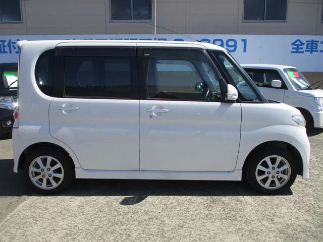 2009 Daihatsu Tanto – thumbnail 4