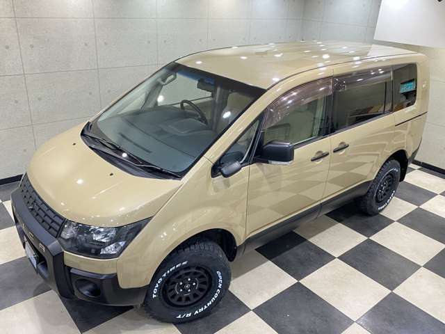 2008 Mitsubishi Delica D:5 – thumbnail 2