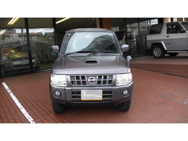 2009 Nissan Kix – thumbnail 2