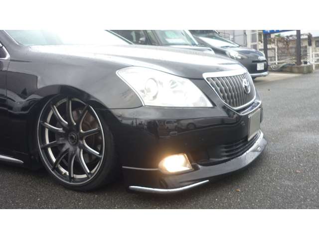 2009 Toyota Crown Majesta – thumbnail 3