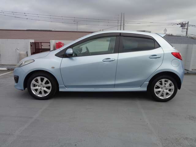 2009 Mazda Demio – thumbnail 3