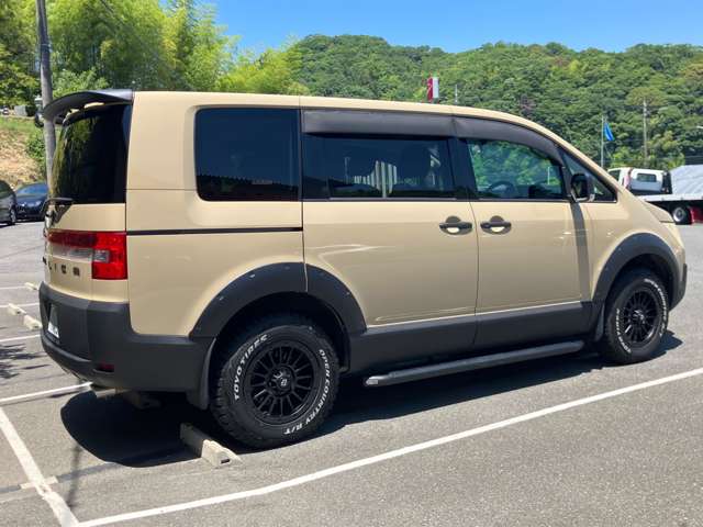 2007 Mitsubishi Delica D:5 – thumbnail 4