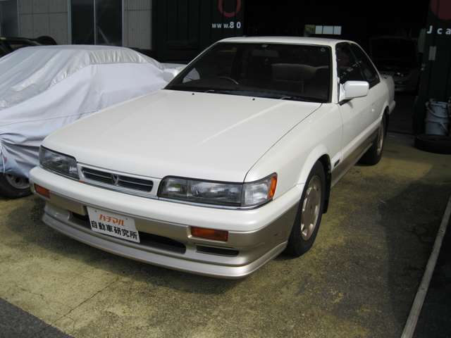 1989 Nissan Leopard – thumbnail 2