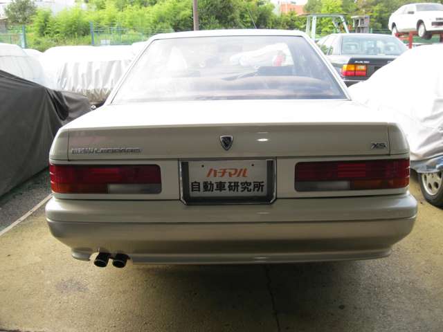 1989 Nissan Leopard – thumbnail 4