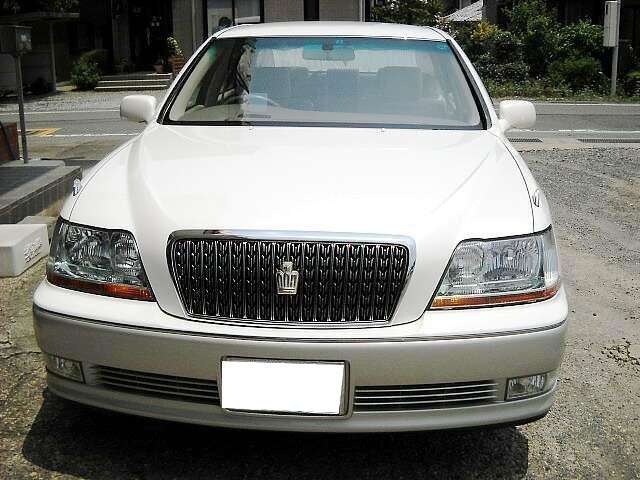2002 Toyota Crown Majesta – thumbnail 2