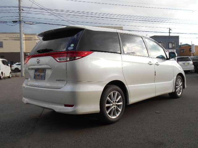 2009 Toyota Estima – thumbnail 3