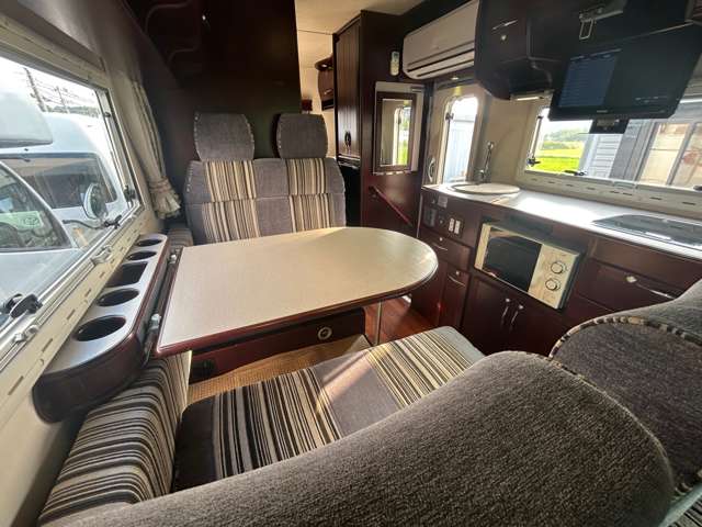 2011 Toyota Coaster – thumbnail 3