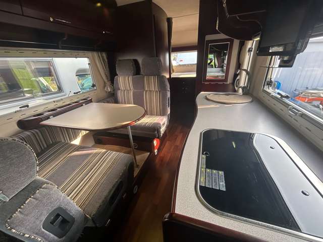2011 Toyota Coaster – thumbnail 4