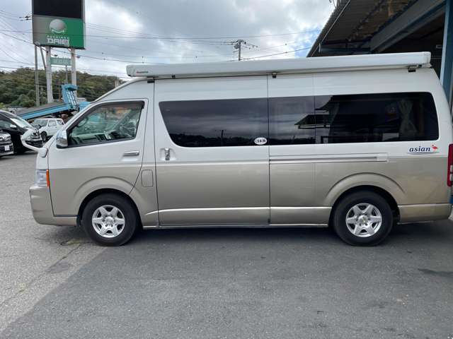 2008 Toyota Regius Ace – thumbnail 3
