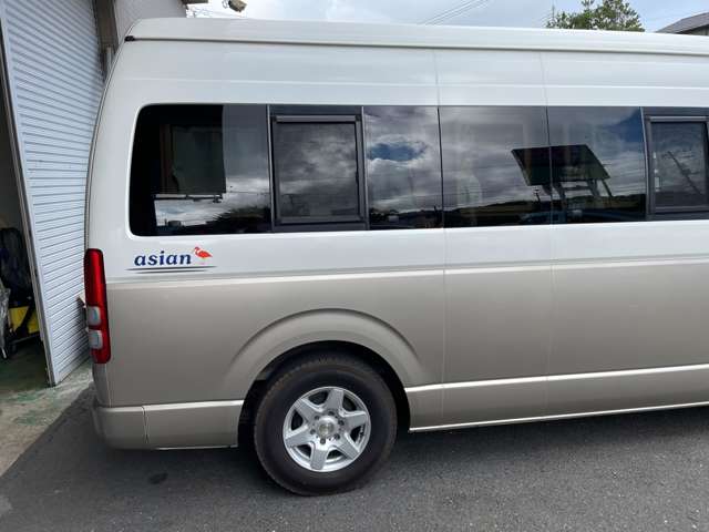 2008 Toyota Regius Ace – thumbnail 4