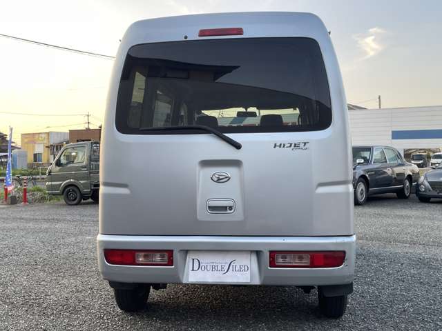 2010 Daihatsu Hijet Cargo – thumbnail 4