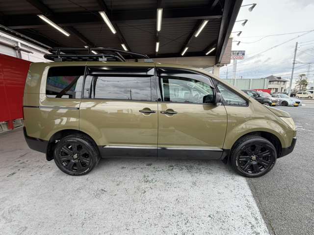 2007 Mitsubishi Delica D:5 – thumbnail 4