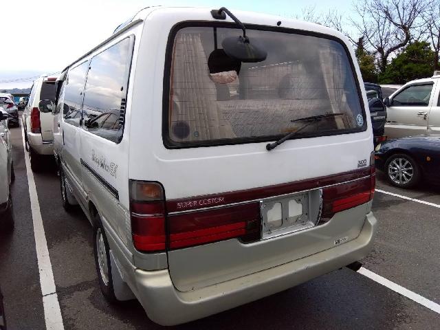1995 Toyota Hiace – thumbnail 2