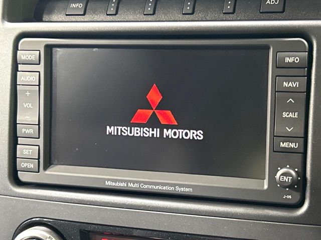 2011 Mitsubishi Pajero – thumbnail 3