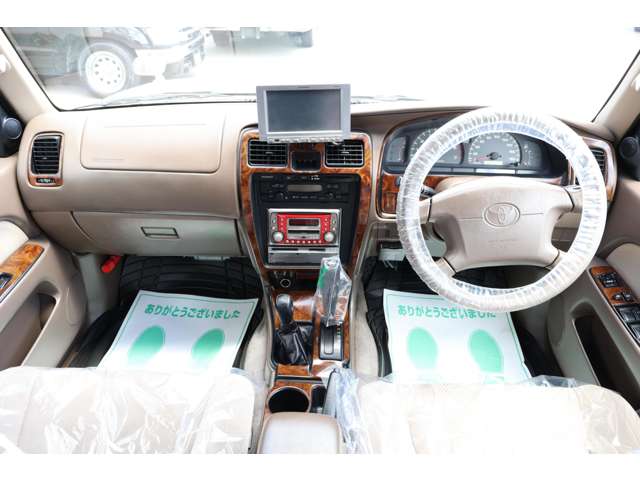2000 Toyota Hilux Surf – thumbnail 3
