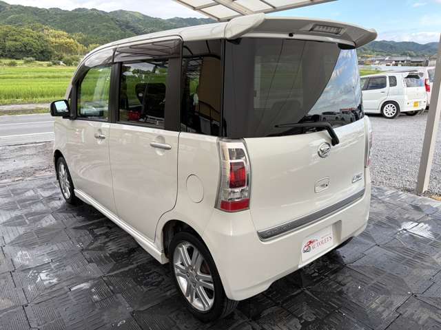 2010 Daihatsu Tanto Exe – thumbnail 2