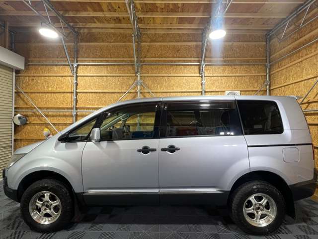 2007 Mitsubishi Delica D:5 – thumbnail 3