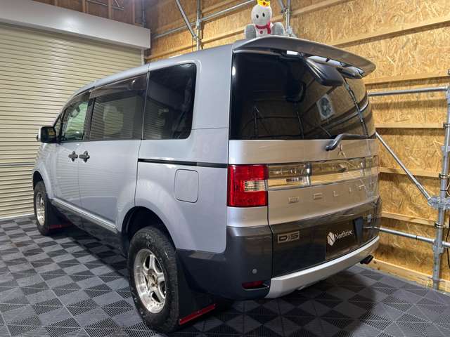 2007 Mitsubishi Delica D:5 – thumbnail 4