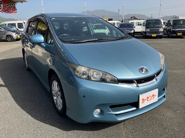 2010 Toyota Wish – thumbnail 3