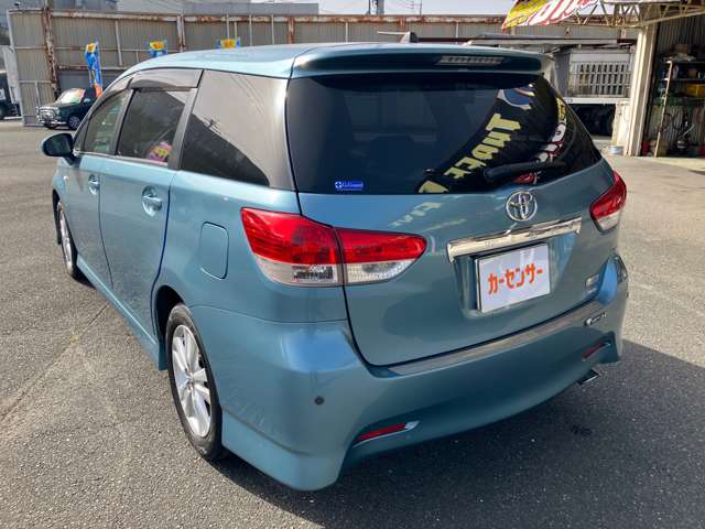 2010 Toyota Wish – thumbnail 4