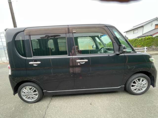 2010 Daihatsu Tanto – thumbnail 4