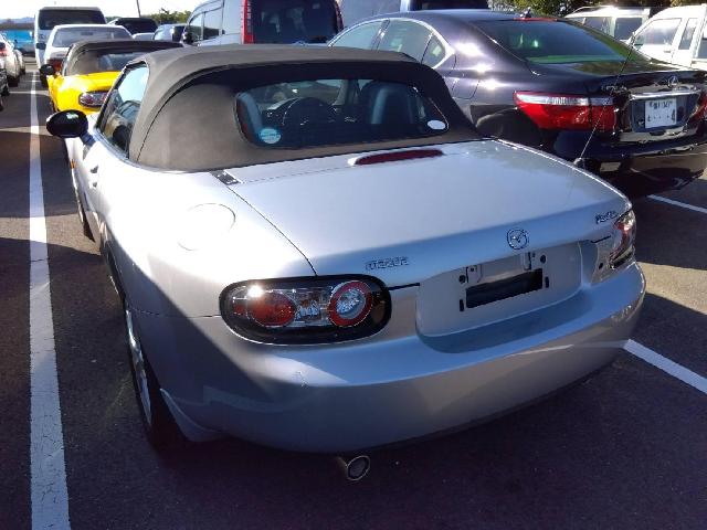 2006 Mazda Roadster – thumbnail 2