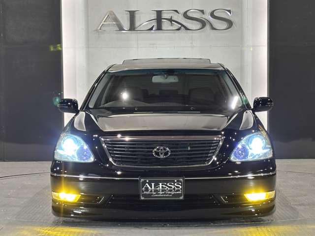 2004 Toyota Celsior – thumbnail 3