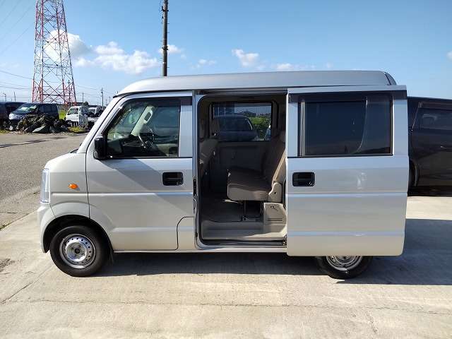 2010 Suzuki Every – thumbnail 4