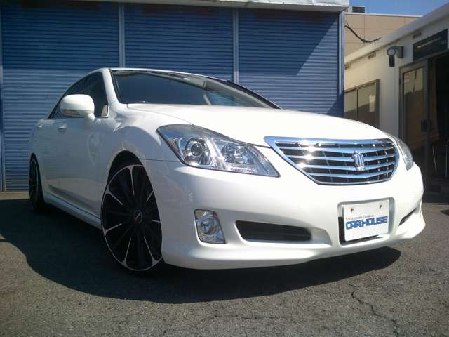 2008 Toyota Crown Royal – thumbnail 2
