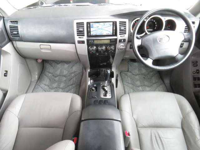2007 Toyota Hilux Surf – thumbnail 3