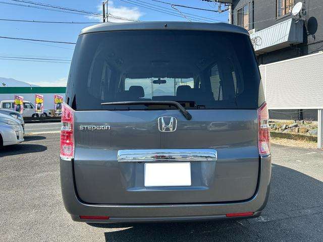 2010 Honda Stepwgn – thumbnail 4
