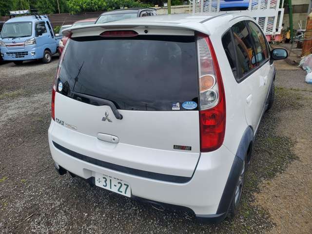 2009 Mitsubishi Colt – thumbnail 2