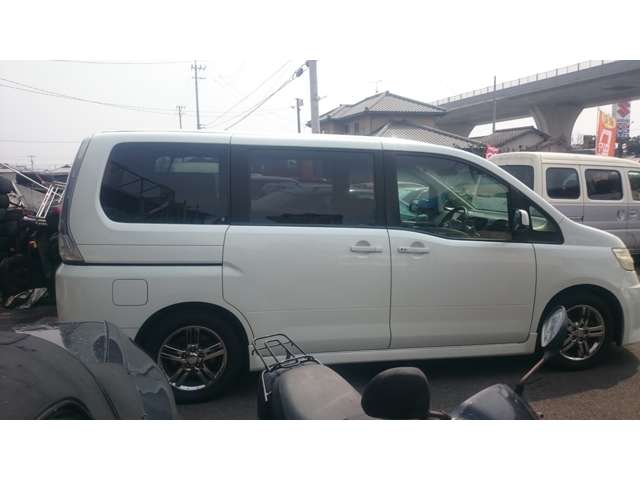 2006 Nissan Serena – thumbnail 4
