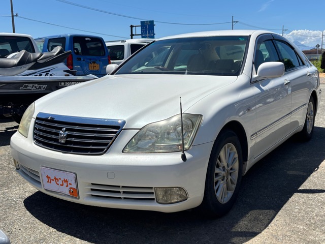 2004 Toyota Crown Royal