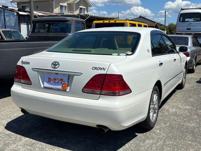 2004 Toyota Crown Royal – thumbnail 2