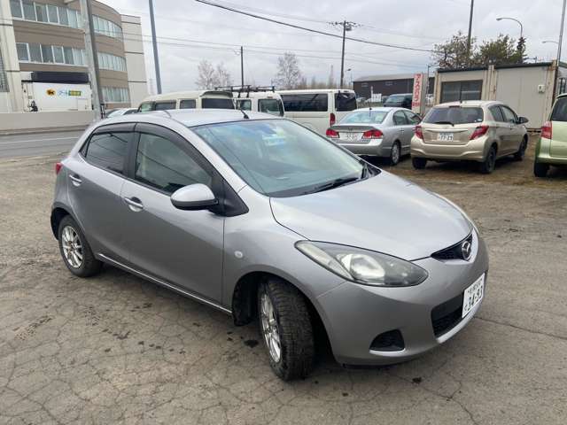 2010 Mazda Demio – thumbnail 3