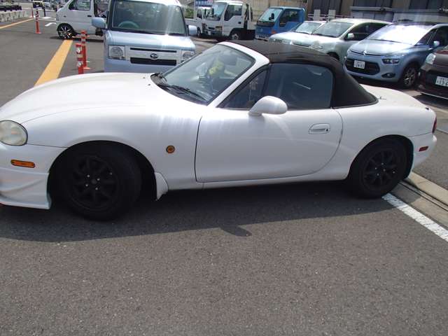 2002 Mazda Roadster – thumbnail 3