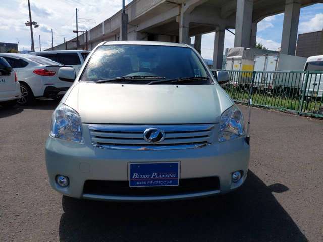 2009 Toyota Raum – thumbnail 2