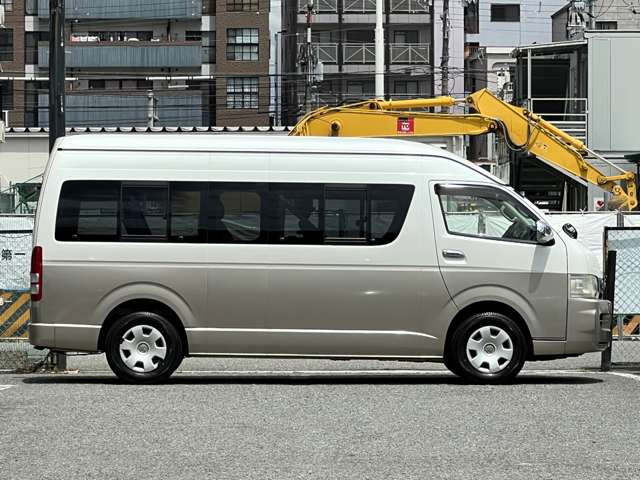 2005 Toyota Hiace – thumbnail 4