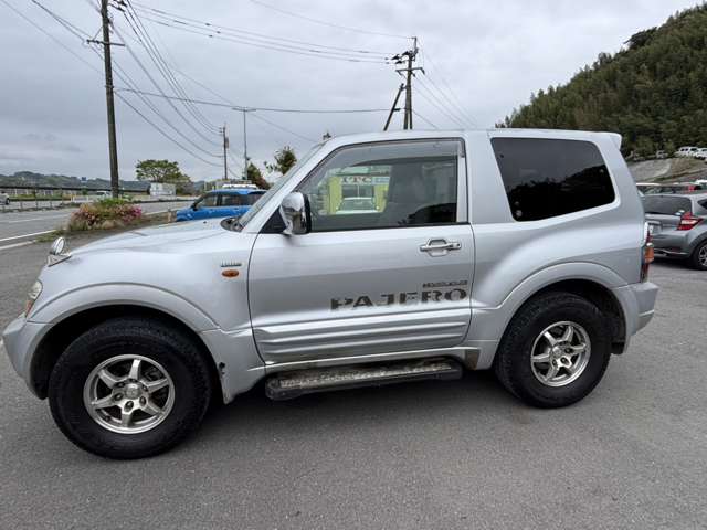1999 Mitsubishi Pajero – thumbnail 4