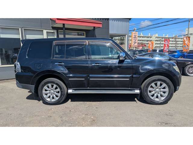2008 Mitsubishi Pajero – thumbnail 2