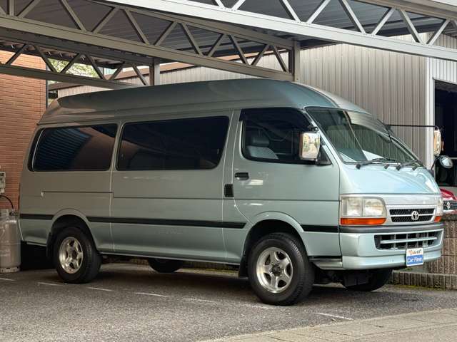 2001 Toyota Hiace – thumbnail 4