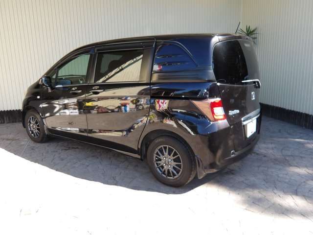 2010 Honda Freed Spike – thumbnail 4