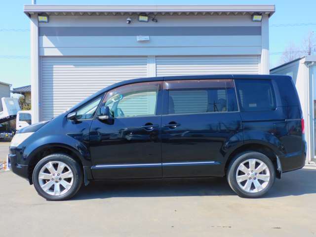 2008 Mitsubishi Delica D:5 – thumbnail 3