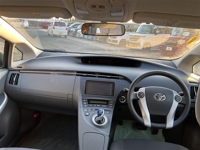 2011 Toyota Prius – thumbnail 3