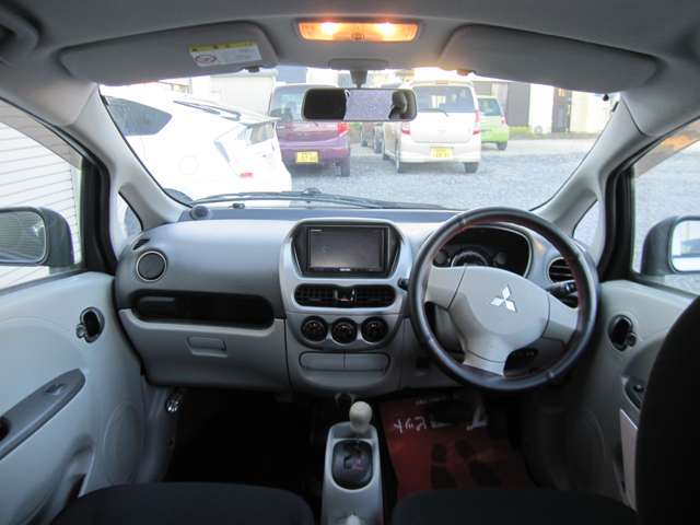 2010 Mitsubishi i – thumbnail 3
