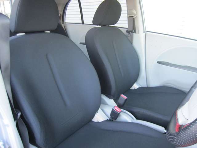 2010 Mitsubishi i – thumbnail 4