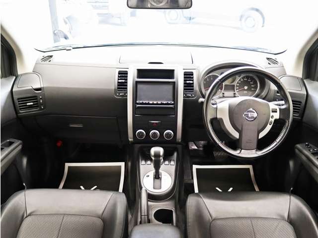 2010 Nissan X-Trail – thumbnail 4