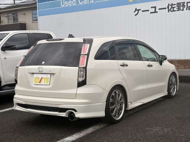 2010 Honda Stream – thumbnail 4