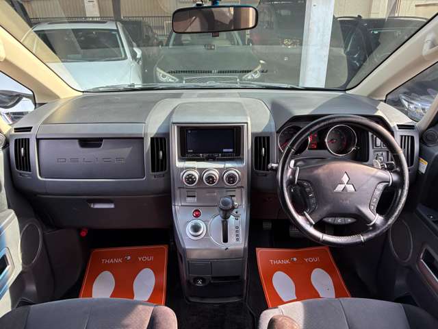 2007 Mitsubishi Delica D:5 – thumbnail 2